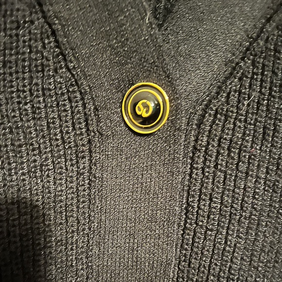 1990s Vintage St. John V-Neck Cardigan - Picture 6 of 8